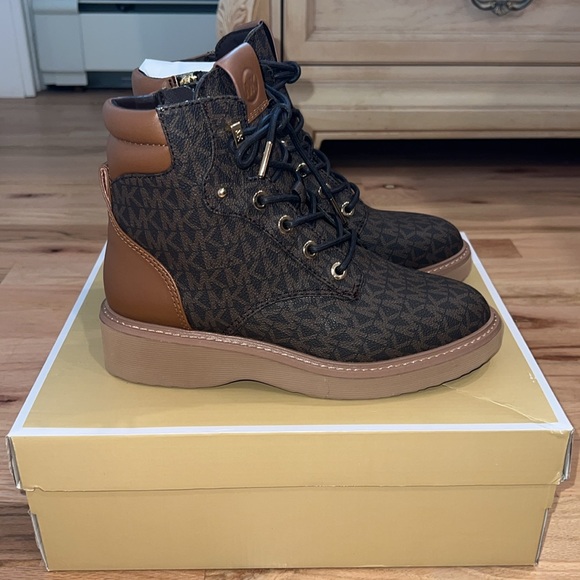 Michael Kors Trudy Bootie - Picture 4 of 10